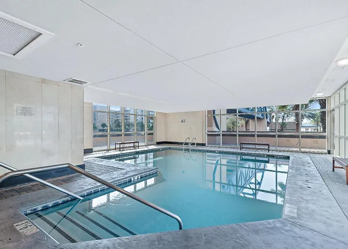 Crystal Tower 1806 Holiday home *